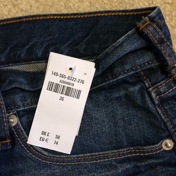 sold 🦋 NWT abercrombie & fitch low rise dark denim shorts - Picture 4 of 4